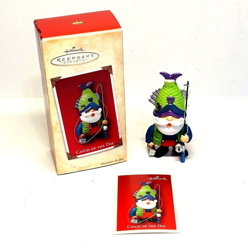 Hallmark Keepsake Catch of the Day Santa Fishing Ornament 2004 VTG - Picture 2 of 9